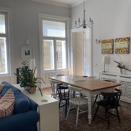 Urban Haven - 3 Beds, 3 Baths, Free Parking, Near Central Market บูดาเปสต์ ภายนอก รูปภาพ