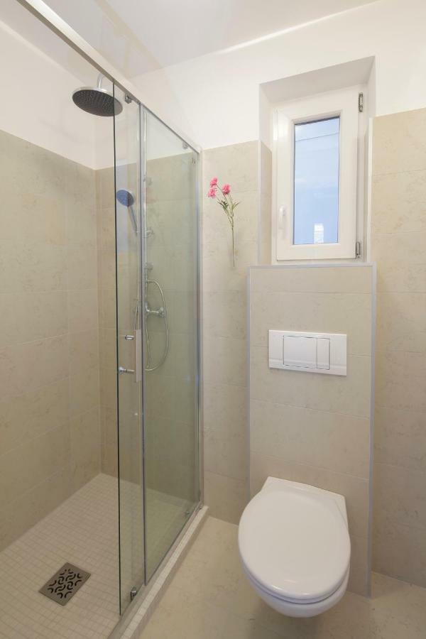 Urban Haven - 3 Beds, 3 Baths, Free Parking, Near Central Market บูดาเปสต์ ภายนอก รูปภาพ