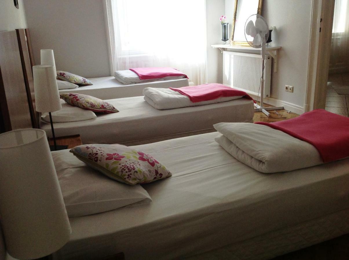 Urban Haven - 3 Beds, 3 Baths, Free Parking, Near Central Market บูดาเปสต์ ภายนอก รูปภาพ